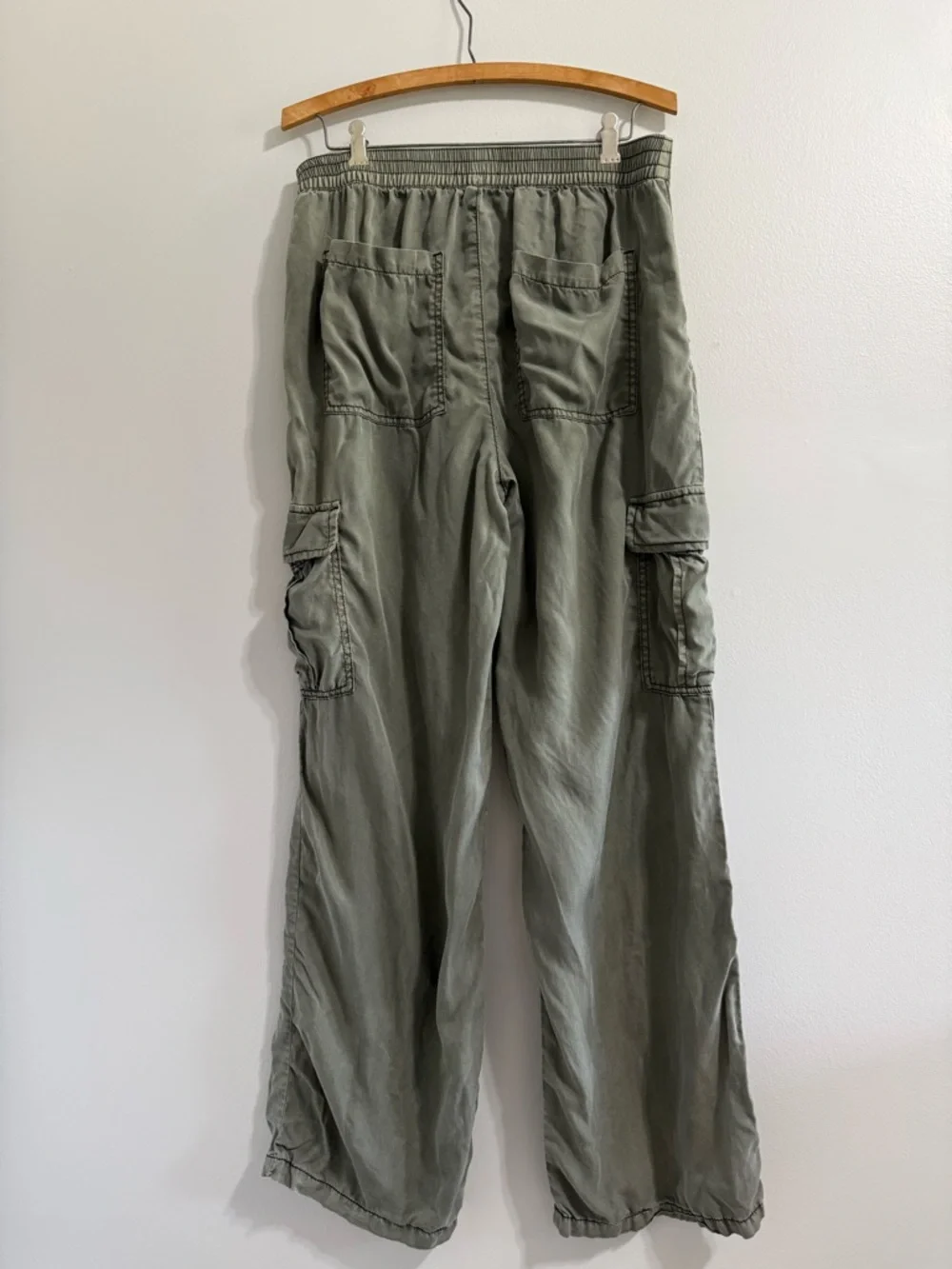 Sanctuary Sophia Wide-Leg Cargo Pants in Olive Green 100% Lyocell - Picture 3 of 4